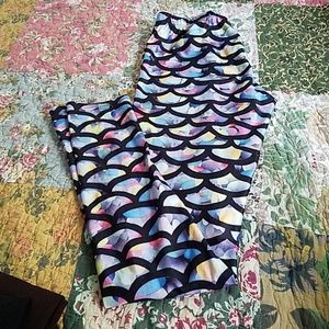 Women's Multicolor Scallop-Print Leggings